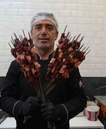 kiliste-dumani-gor-gel-sloganiyla-taninan-cigerci-ustasi-lezzetin-sirrini-anlatti-bYwkv6rP.jpg