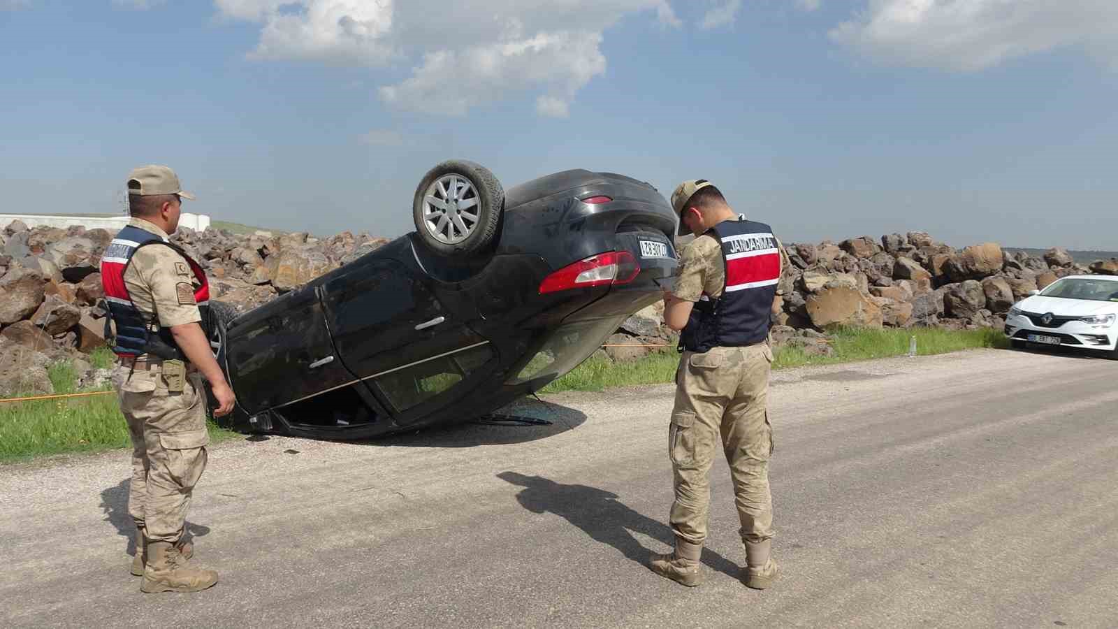 Kilis’te feci kaza: Otomobil taklalar attı, 5 kişi yaralandı 5 kiliste feci kaza otomobil taklalar atti 5 kisi yaralandi 1