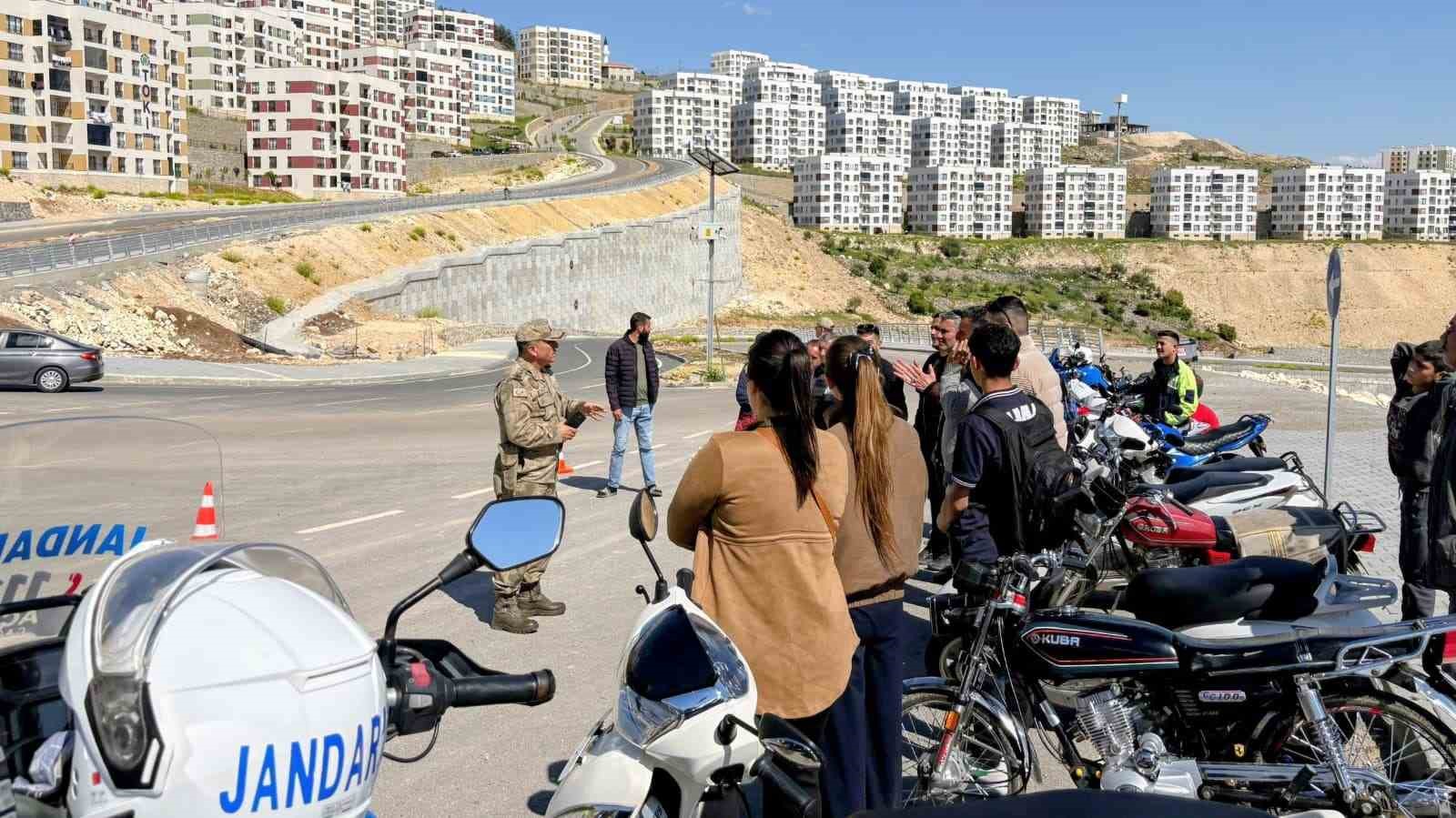 kiliste jandarmadan trafik farkindaligi egitimi 1 DDHI1Lnp