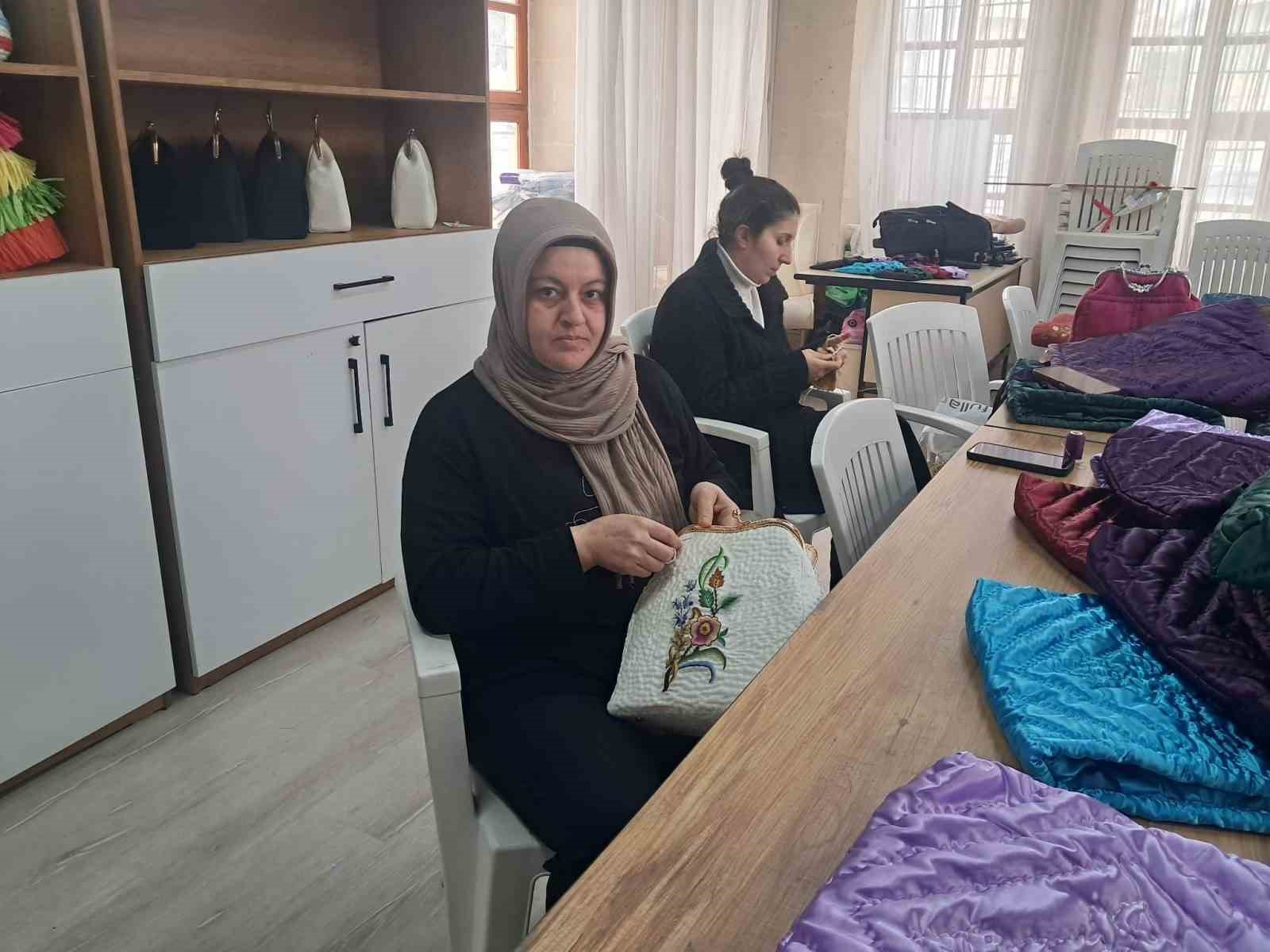 kiliste kadinlarin el emegiyle yorgancilik yeniden canlaniyor 6 lbqItU6I