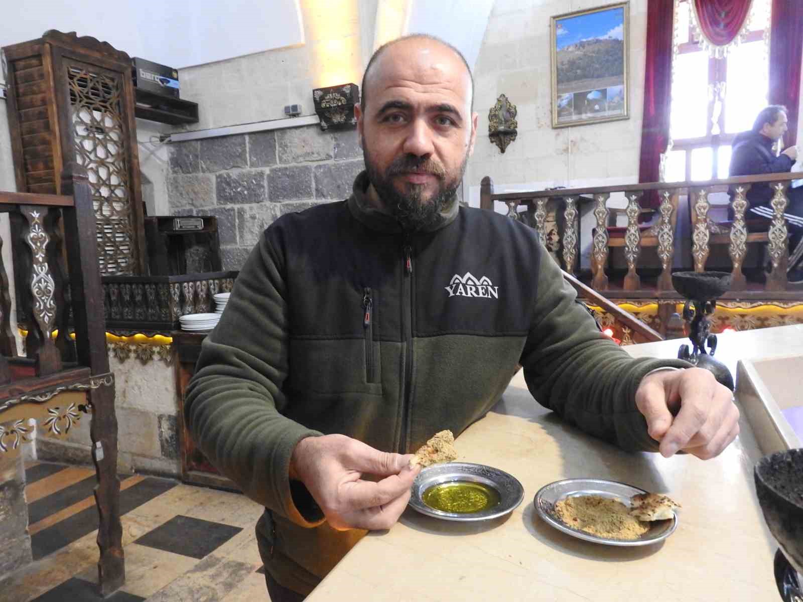 kiliste kahvalti zahter ve zeytinyagiyla basliyor 4 sT3L8CbR