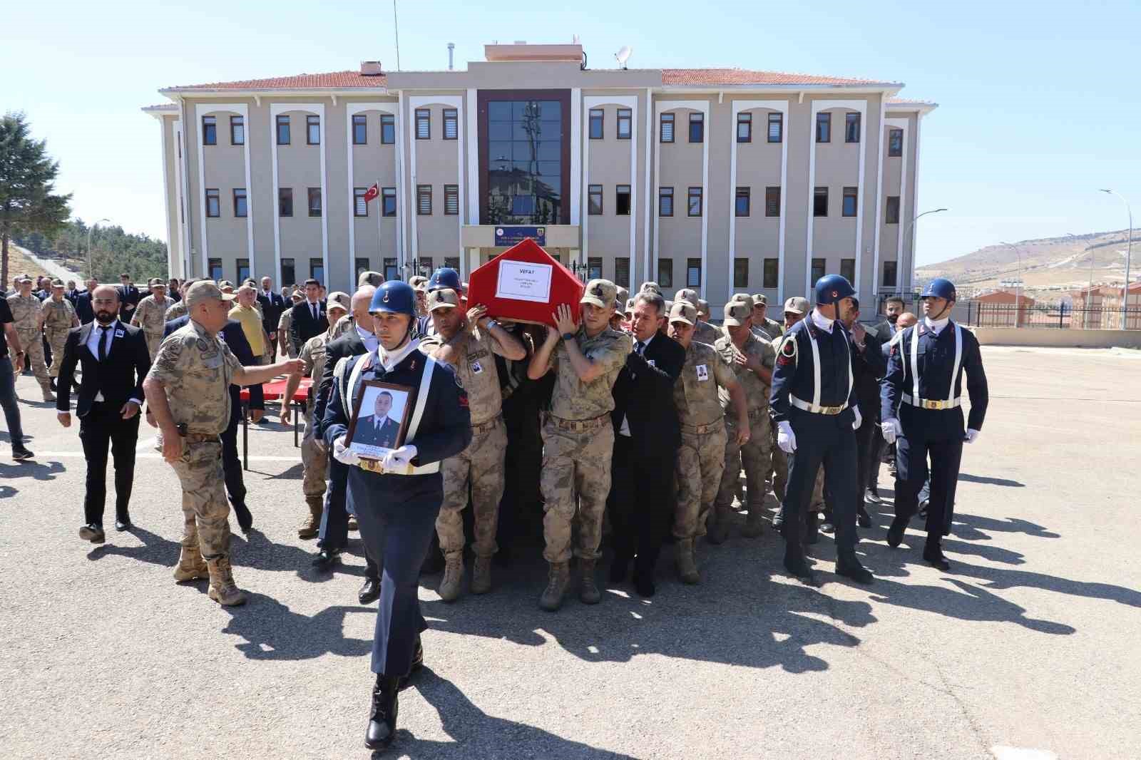 kiliste kalp krizi sonucu hayatini kaybeden uzman cavus icin toren duzenlendi 0 F6butcwq