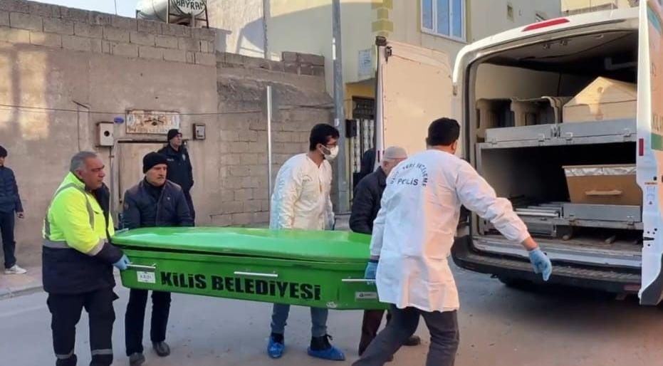 Kilis’te karbonmonoksit gazından zehirlenen yaşlı adam hayatını kaybetti 4 kiliste karbonmonoksit gazindan zehirlenen yasli adam hayatini kaybetti 0 C3iSsG7j