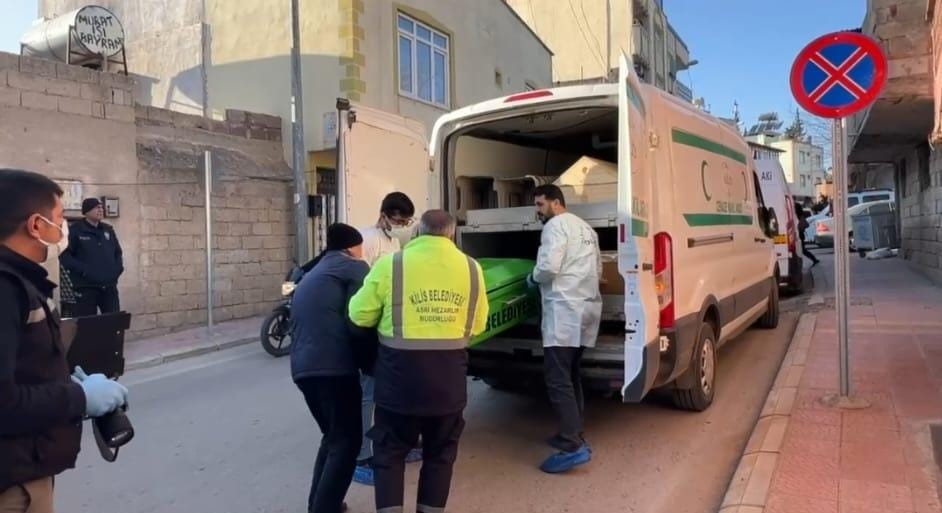 Kilis’te karbonmonoksit gazından zehirlenen yaşlı adam hayatını kaybetti 5 kiliste karbonmonoksit gazindan zehirlenen yasli adam hayatini kaybetti 1 T9VQpPbZ