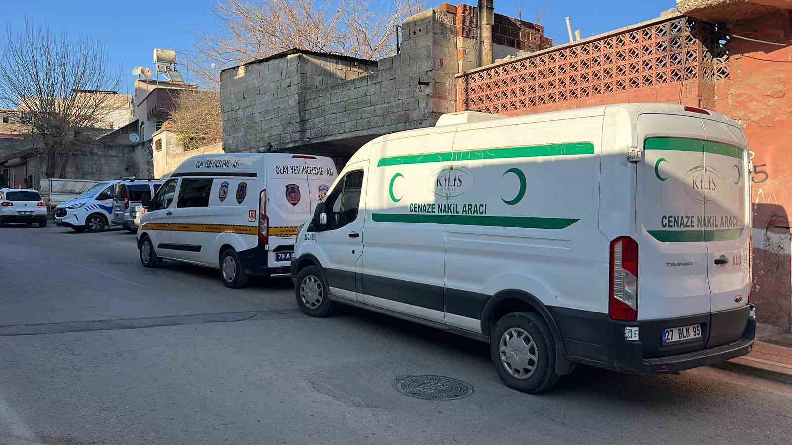 Kilis’te karbonmonoksit gazından zehirlenen yaşlı adam hayatını kaybetti 6 kiliste karbonmonoksit gazindan zehirlenen yasli adam hayatini kaybetti 2 f5Qf4nKy
