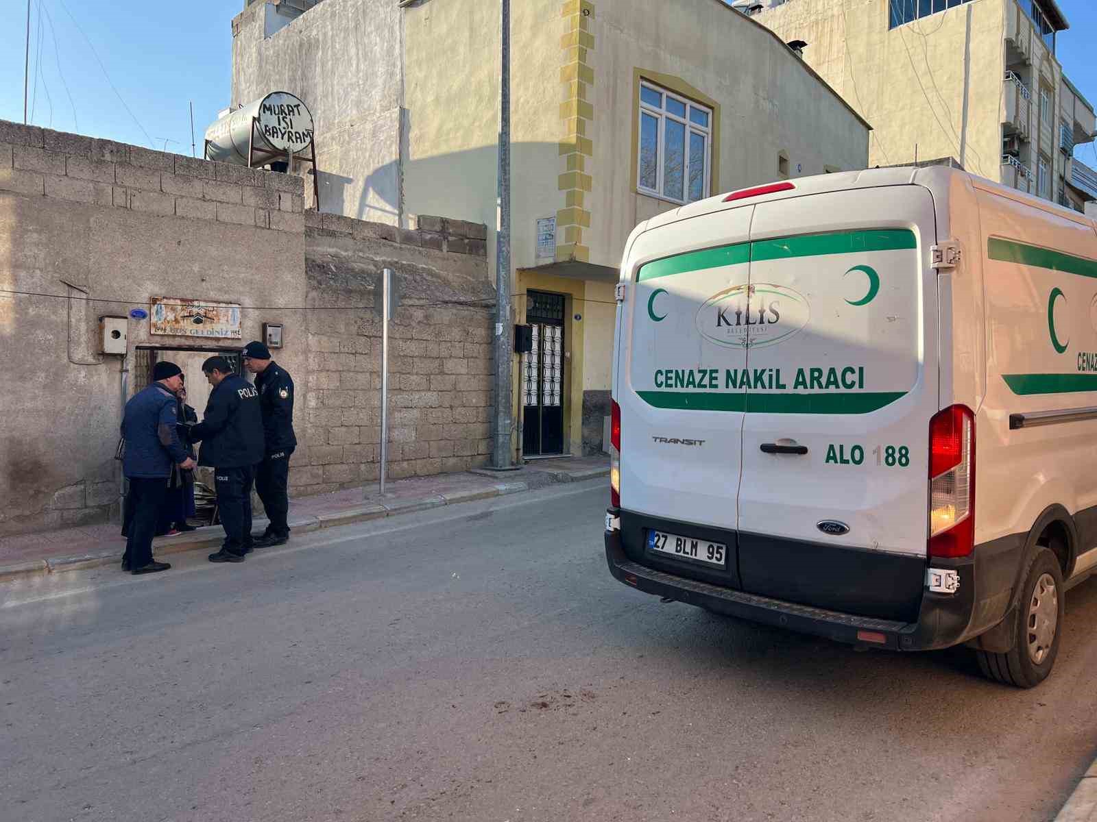 Kilis’te karbonmonoksit gazından zehirlenen yaşlı adam hayatını kaybetti 7 kiliste karbonmonoksit gazindan zehirlenen yasli adam hayatini kaybetti 3 cWyiGnDI