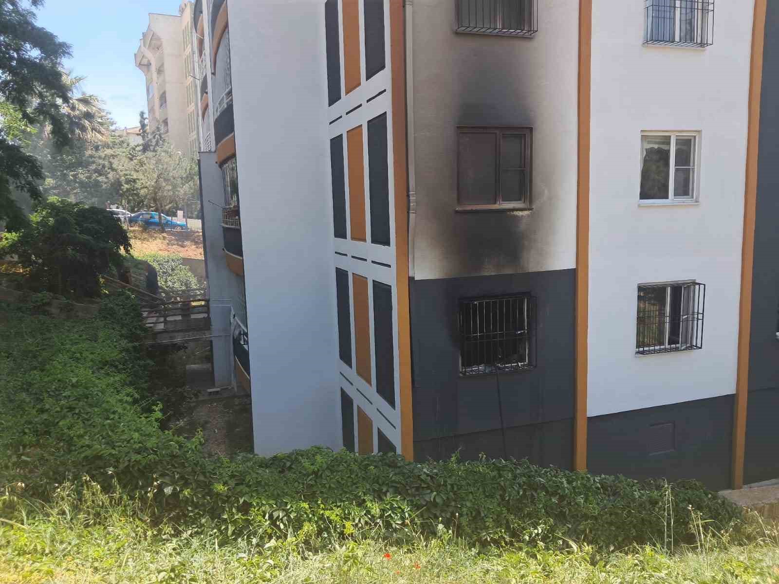 kiliste korkutan yangin 4 kisi hastaneye kaldirildi 0 CSNjs4RV