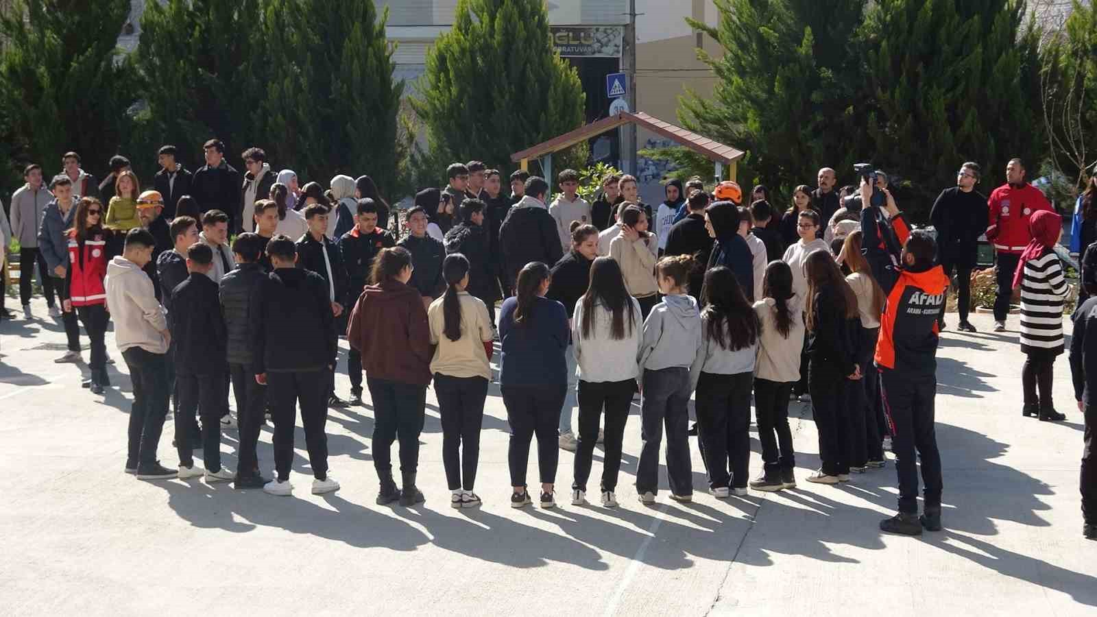 kiliste lise ogrencilerinden deprem tatbikati 2 TgpsmstD