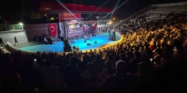 kiliste-millet-bahcesinde-acik-hava-konserine-yogun-ilgi-uRuGDLB1.jpg