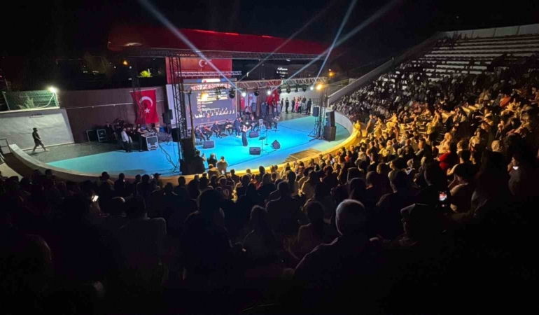 kiliste-millet-bahcesinde-acik-hava-konserine-yogun-ilgi-uRuGDLB1.jpg