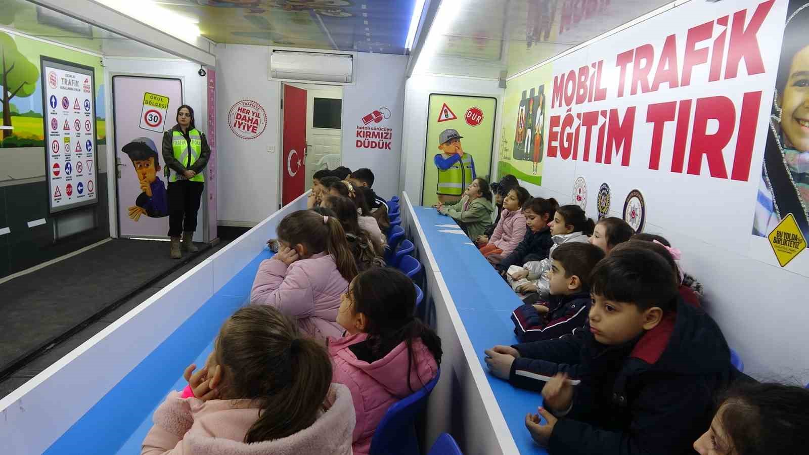 kiliste minik ogrencilere trafik bilinci 3 yKSkhrI8