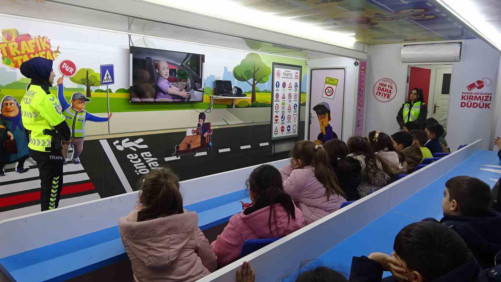 kiliste minik ogrencilere trafik bilinci 4 UKzHeqOq