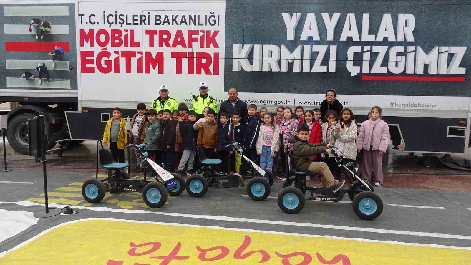 kiliste minik ogrencilere trafik bilinci 5