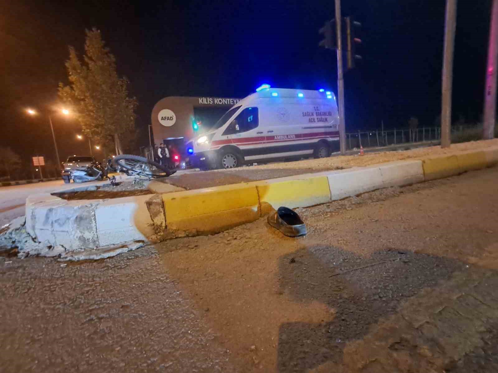 kiliste otomobille carpisan bisikletli hayatini kaybetti 3 LjQOIILH