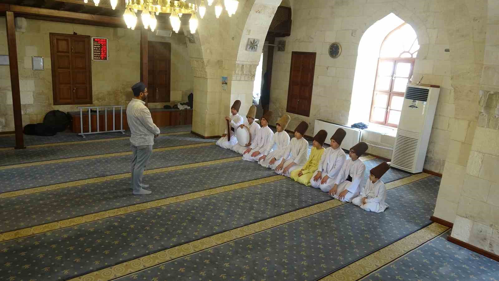 kiliste semazen egitimiyle gencler dijital bagimliliktan uzaklasiyor 2 bRlNum3F