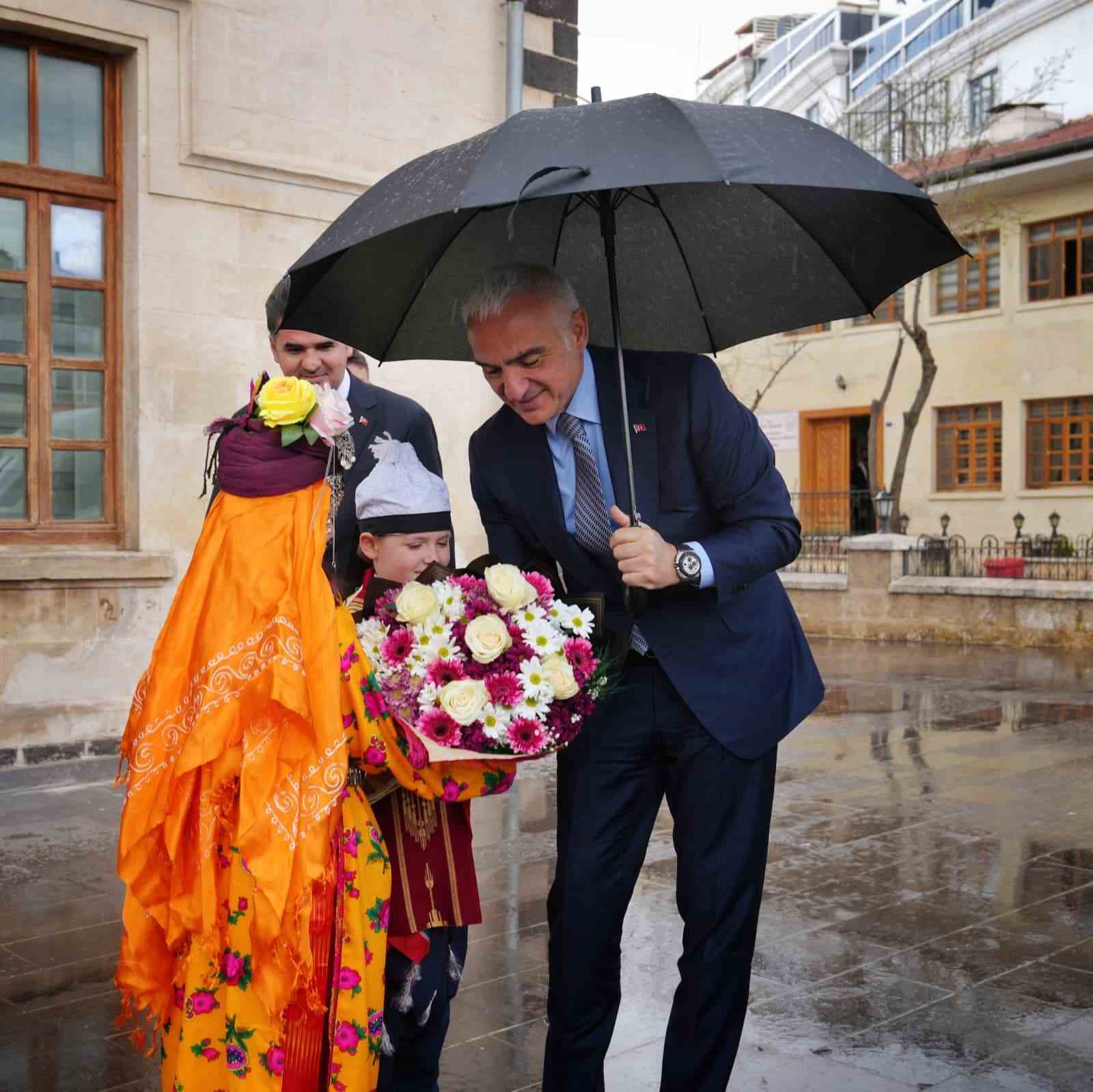 Kilis’te tarihi eserler yürütülen restorasyon çalışmalarıyla yeniden ayağa kaldırılıyor 4 kiliste tarihi eserler yurutulen restorasyon calismalariyla yeniden ayaga kaldiriliyor 0 vv9bmMhN