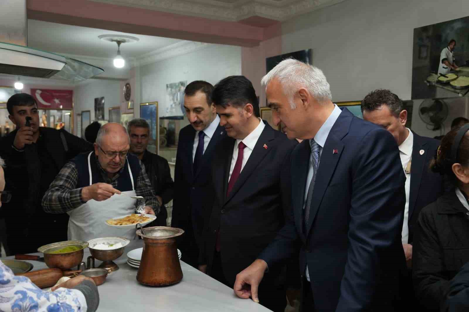 Kilis’te tarihi eserler yürütülen restorasyon çalışmalarıyla yeniden ayağa kaldırılıyor 5 kiliste tarihi eserler yurutulen restorasyon calismalariyla yeniden ayaga kaldiriliyor 1 zydZ76DI