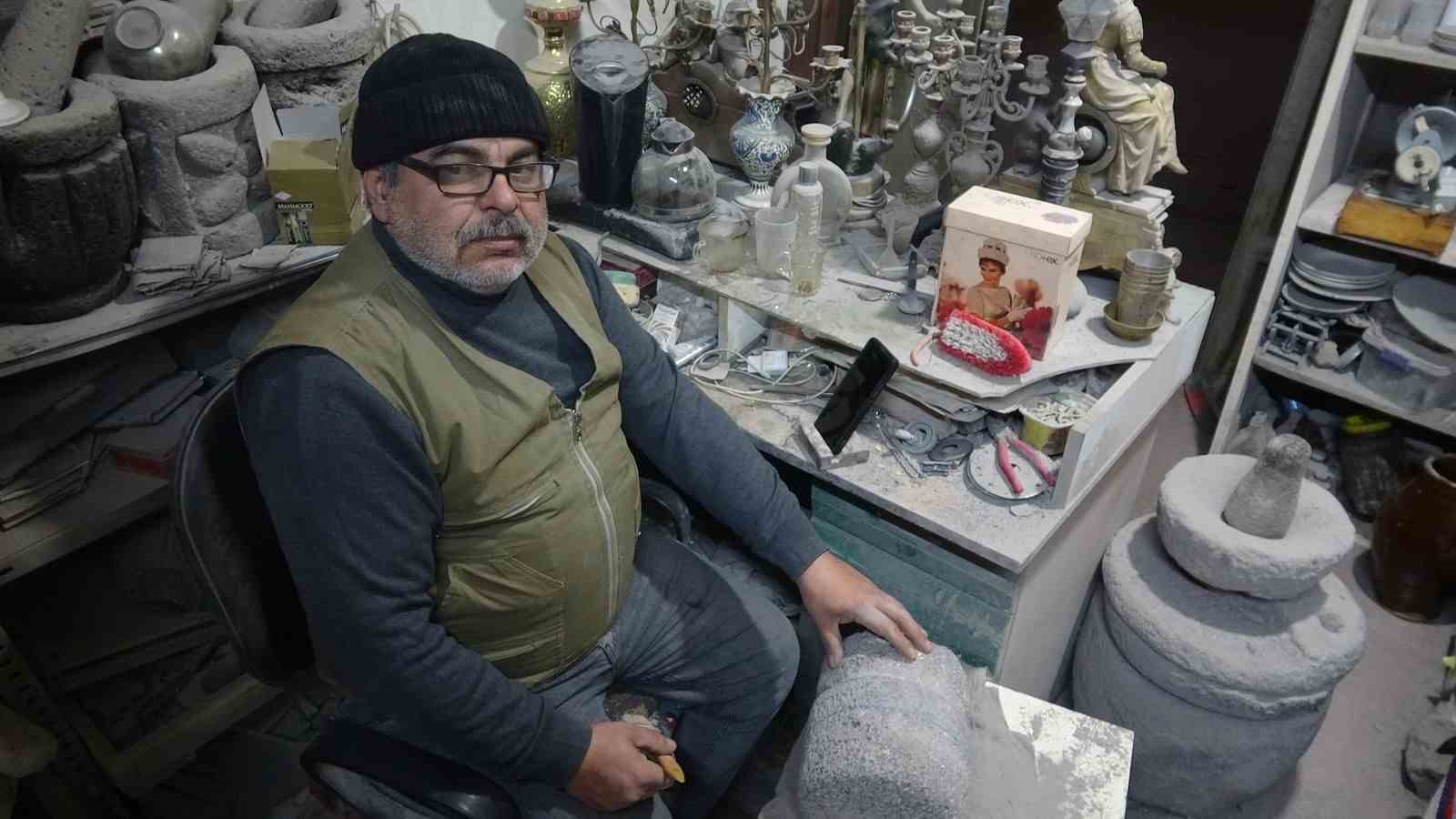 kiliste tas oymaciliginin son ustasi bayramda da tezgah basinda 2 96apNIh6
