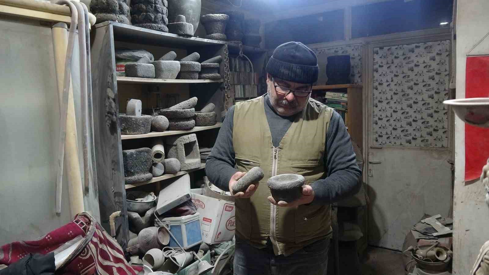 kiliste tas oymaciliginin son ustasi bayramda da tezgah basinda 4 ykFYFyh5