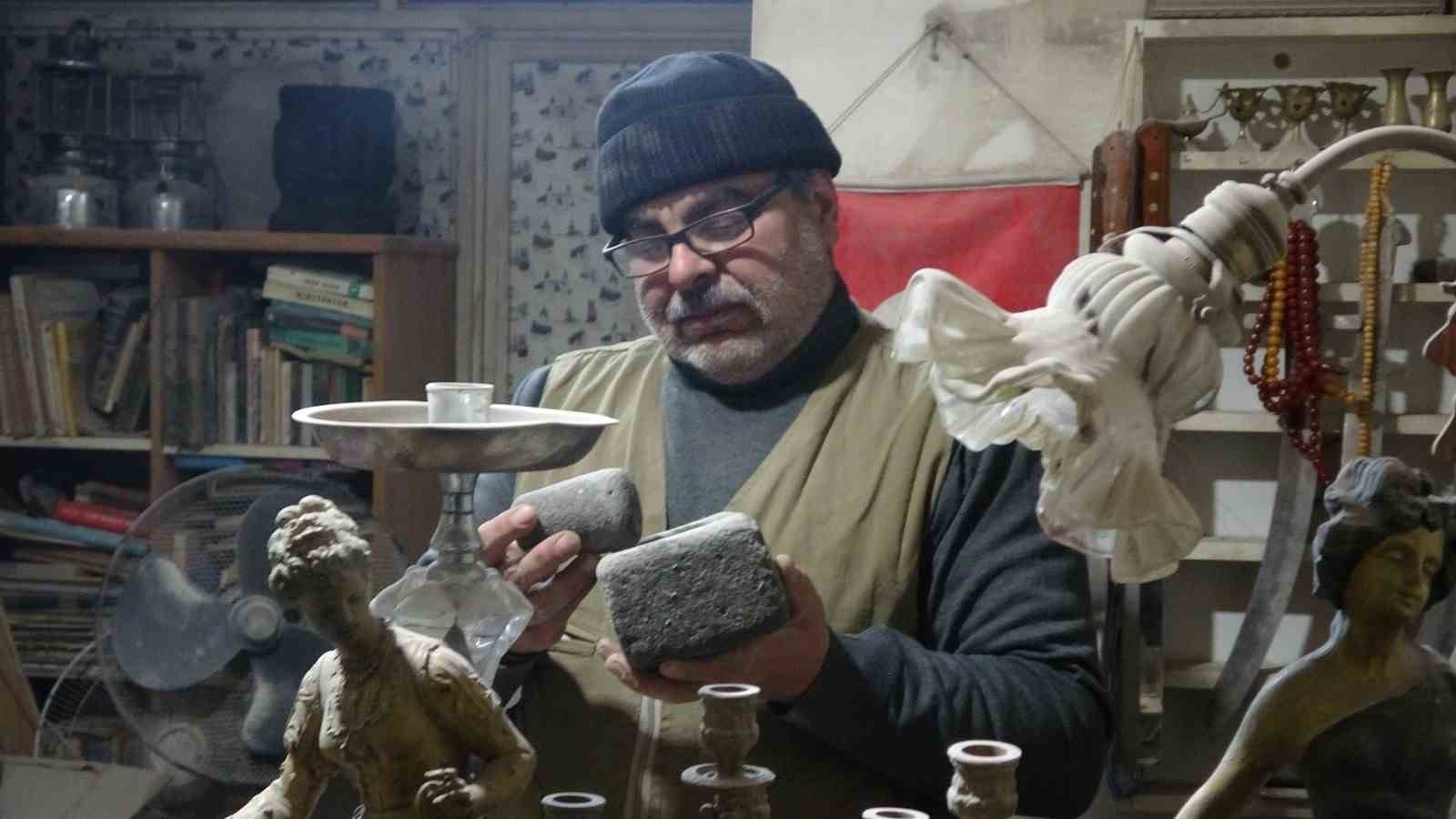 kiliste tas oymaciliginin son ustasi bayramda da tezgah basinda 6 UQW4rZOd