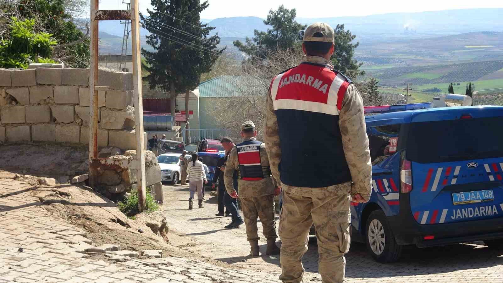 kiliste toprak kaymasi ahir coktu 40 hayvan telef oldu 3 dIelgKg1