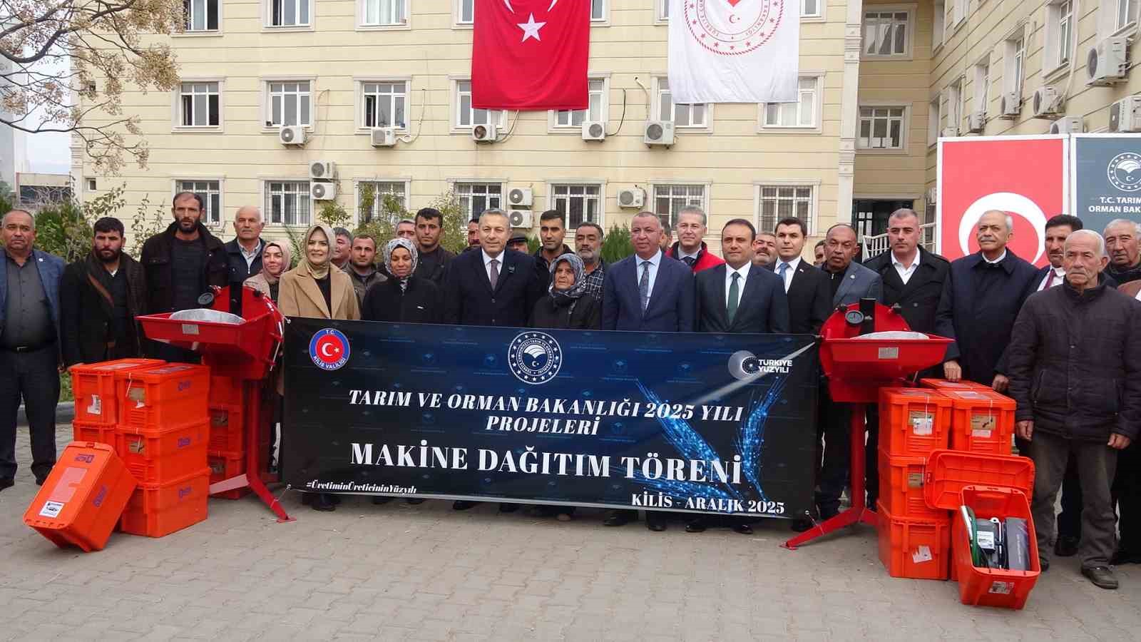 kiliste ureticilere hibe destekli tarim ve hayvancilik ekipmanlari dagitildi 1 Igr2VaAa