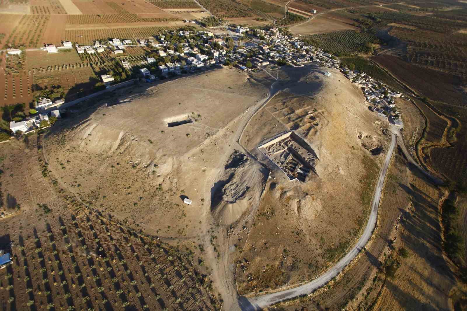 kilisteki oylum hoyuk kazilarinda yeni hitit civi yazili belgeler bulundu 1