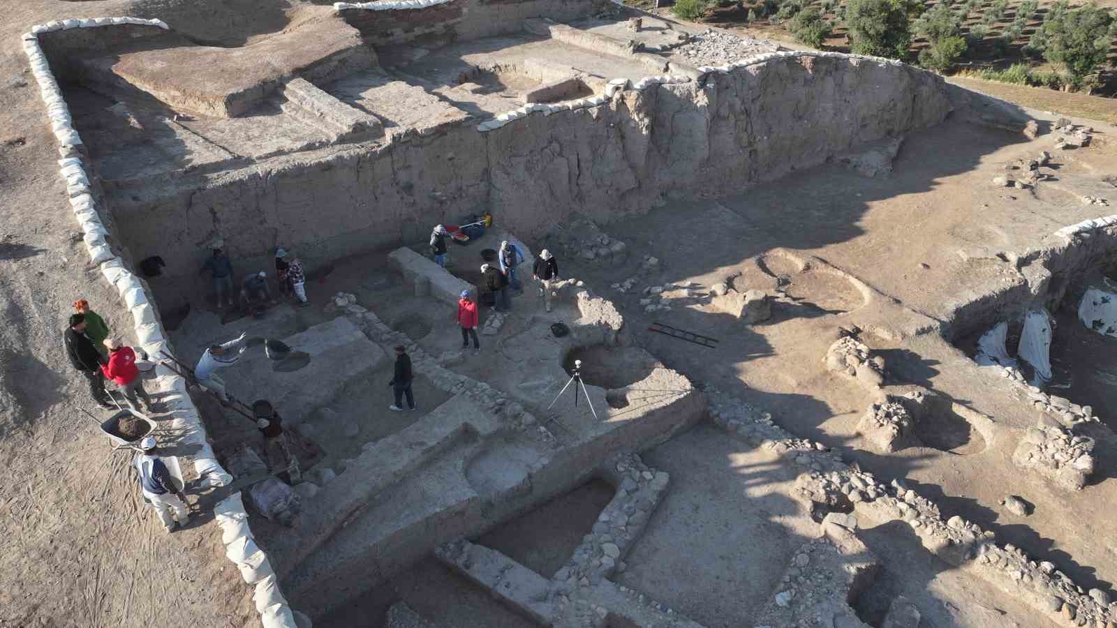 kilisteki oylum hoyuk kazilarinda yeni hitit civi yazili belgeler bulundu 6 LNAftQ6V