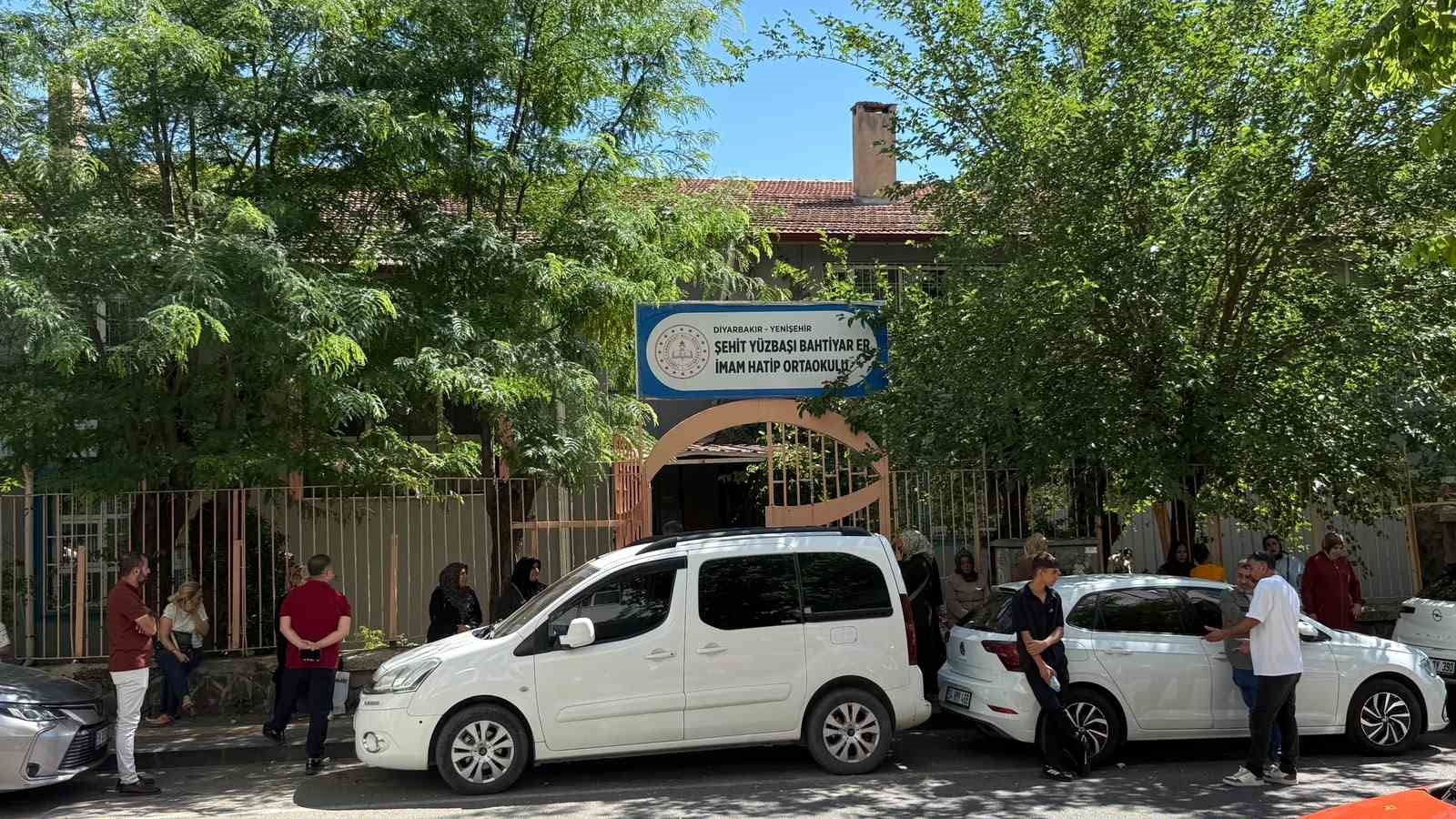 kimlige gerek yok demis sinava son bir dakikada yetistirildi 0 DNruv1Iy