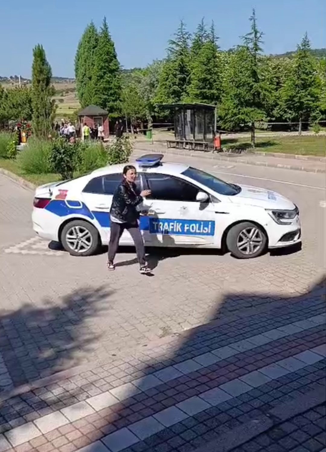 kimligi gecersiz cikan ogrenci aytye 1 dakika kala yetisti 0 ujO11bVF