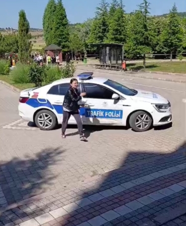 kimligi-gecersiz-cikan-ogrenci-aytye-1-dakika-kala-yetisti-aA5BbknK.jpg
