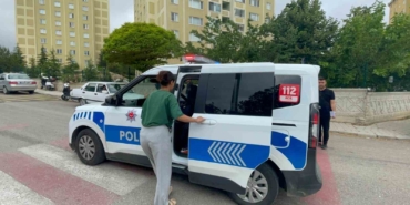kimligini-evde-unutan-adayin-imdadina-polis-yetisti-15l2EVDf.jpg