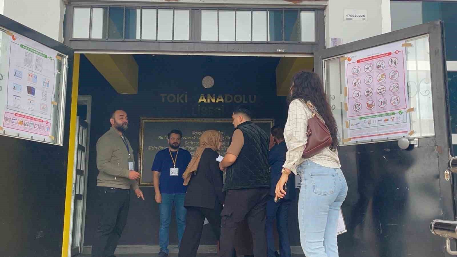 kimligini evde unutan adayin imdadina polis yetisti 4 ChGFaIkL