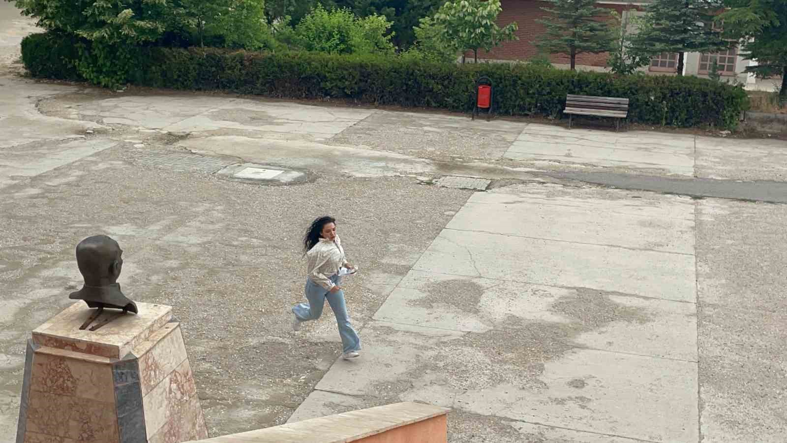 kimligini evde unutan adayin imdadina polis yetisti 5 GXw4wyCC