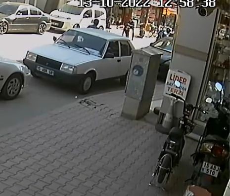 kimlik soran tegmene silah cekmeye calisan sahis etkisiz hale getirildi 0 7XHCd6YL