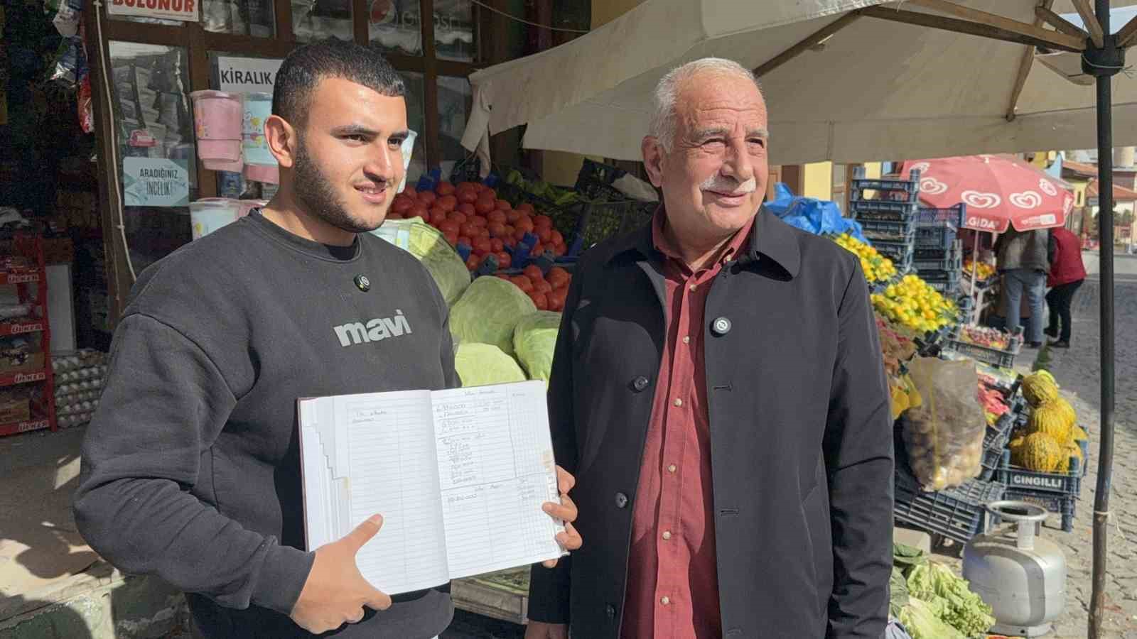 kimse bilmesin allah bilsin diyerek 150 bin liralik veresiye defterini kapatti 1