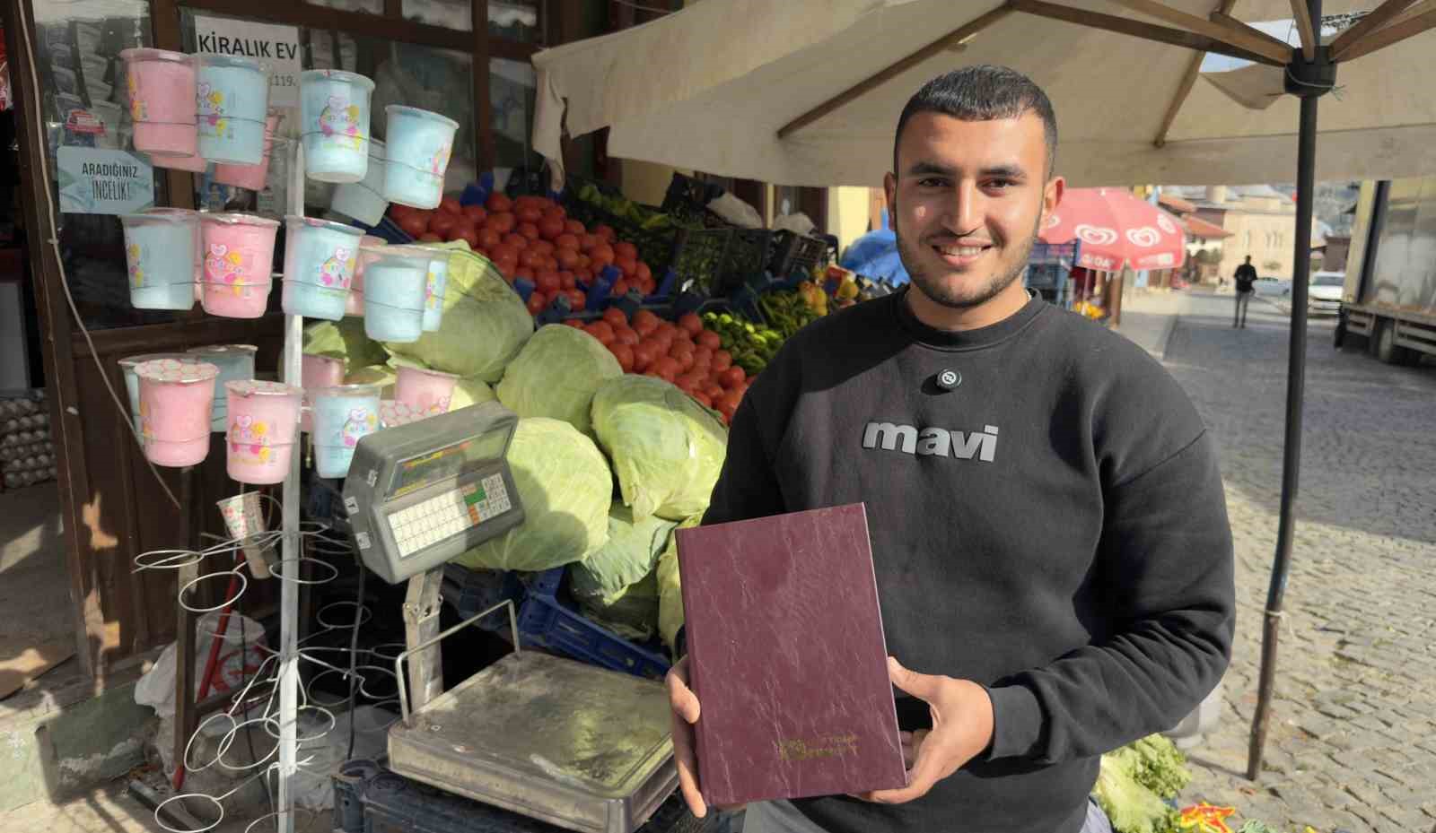 kimse bilmesin allah bilsin diyerek 150 bin liralik veresiye defterini kapatti 4 a2GWmhyf