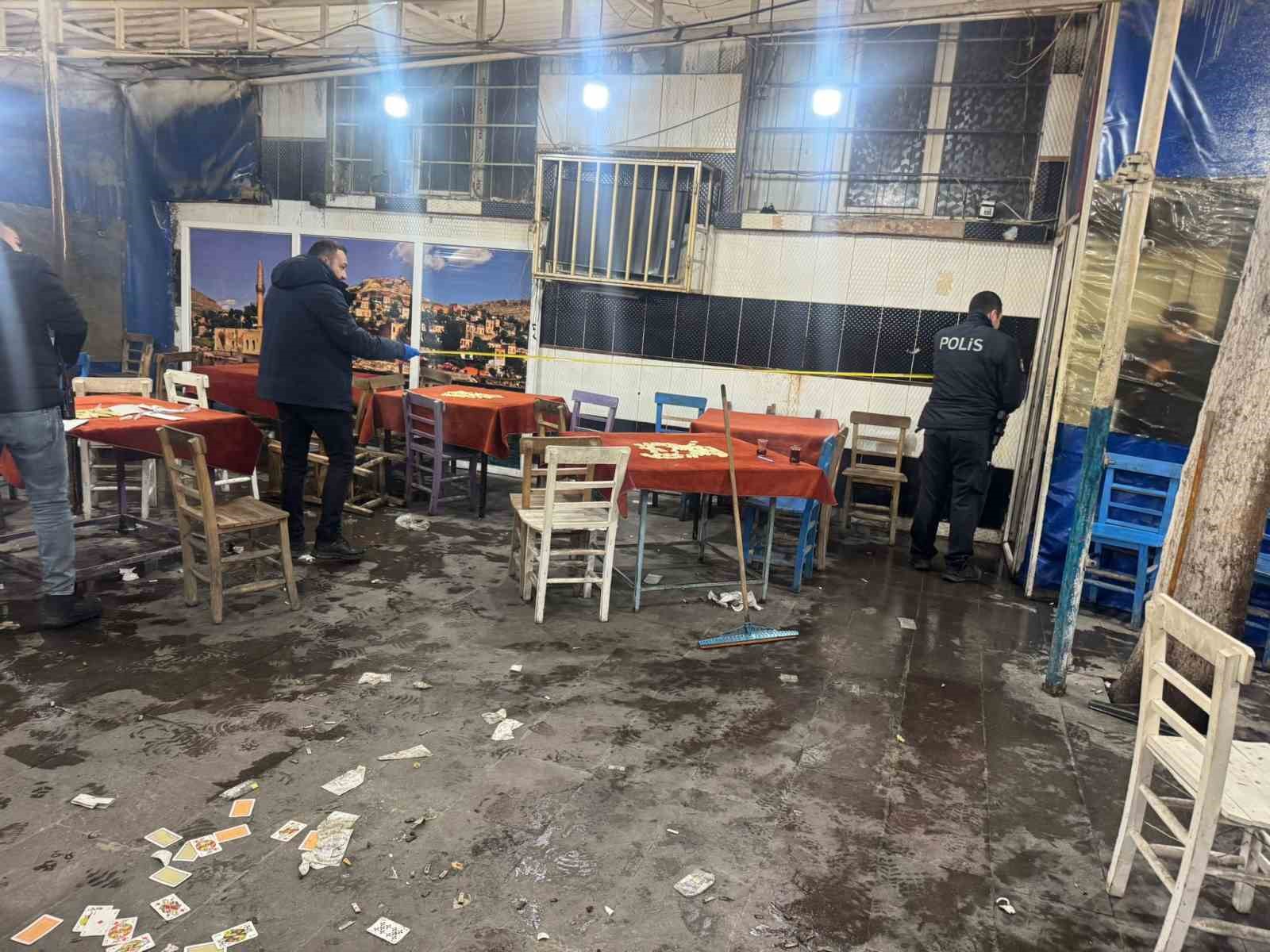 kiraathanede bicakli saldiriya ugrayan amca ve yegeni yaralandi 3 JGuQyOzS