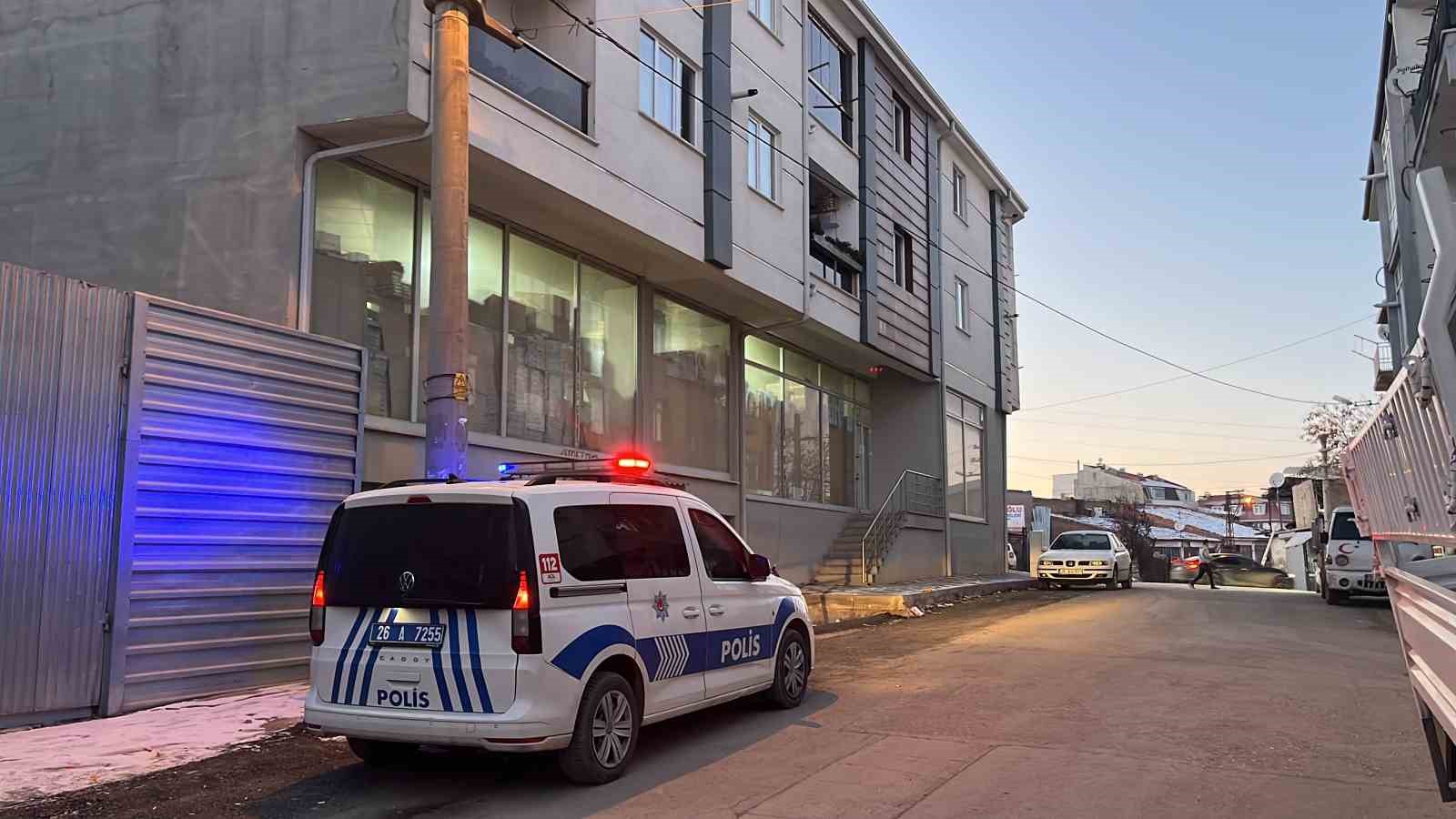 Kıraathaneden eve sızdığı iddia edilen dumandan zehirlenen anne ve 2 çocuğu hastanelik oldu 5 kiraathaneden eve sizdigi iddia edilen dumandan zehirlenen anne ve 2 cocugu hastanelik oldu 1 hMGa9f9L