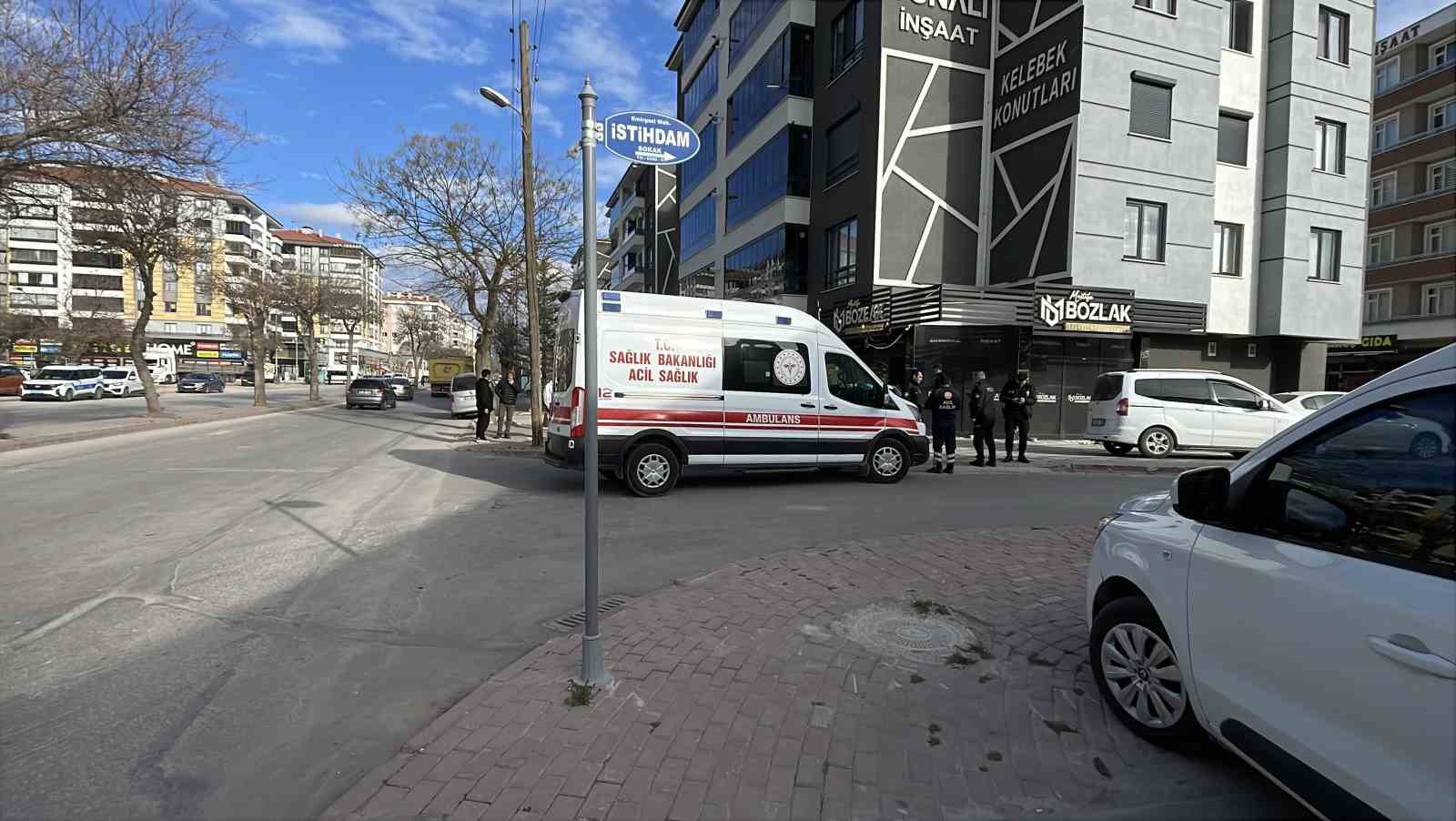 kiraci dukkan sahibini gogsunden bicakladi 1 jm4NJgsq