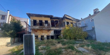 kiracinin-itirazlari-yuzunden-yikimi-yarim-kalan-metruk-bina-tamamen-yikildi-H1GFO329.jpg