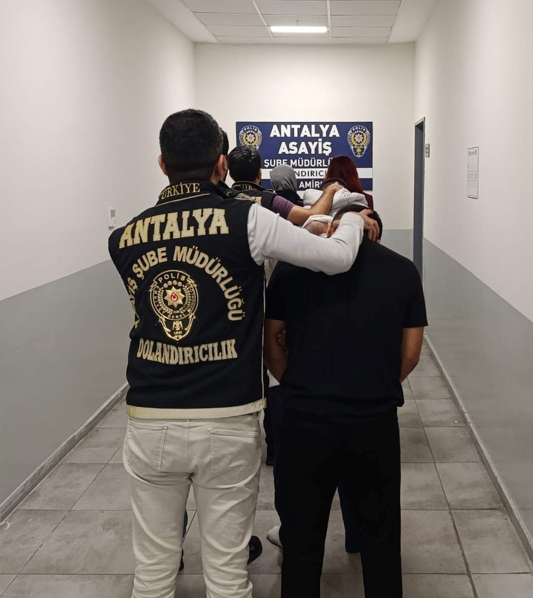 kiralik ilaniyla basladi 21 milyonluk vurgunla bitti 3 kisi tutuklandi 3 fjVvYeOP