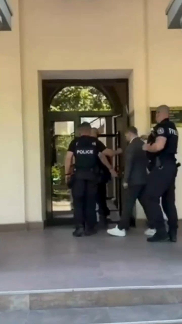 kircaali belediye baskani mumun sorguya alindi 3 dTsKH8NN