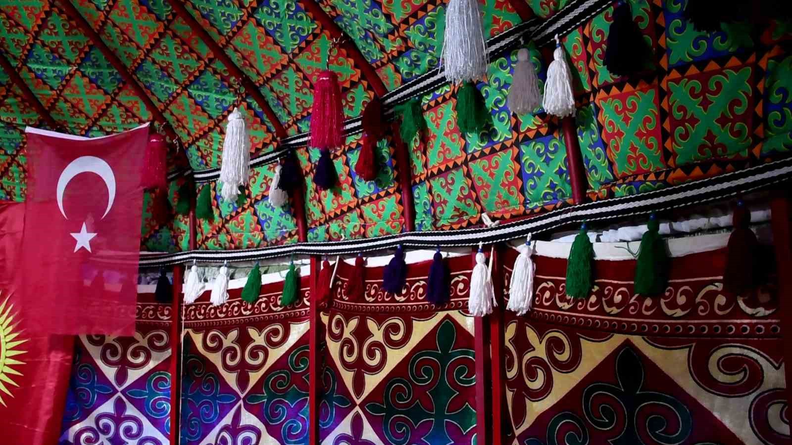 kirgiz aksakallilari otag cadirinda gecmisi y d ediyor 4 fiHwzHCS