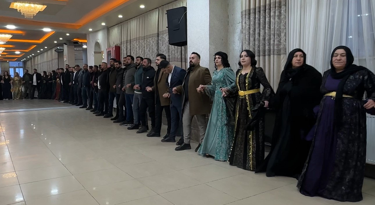kirgiz gelin ve yuksekovali damadin kargoda baslayan aski mutlu sonla bitti 13 1T3Ea633