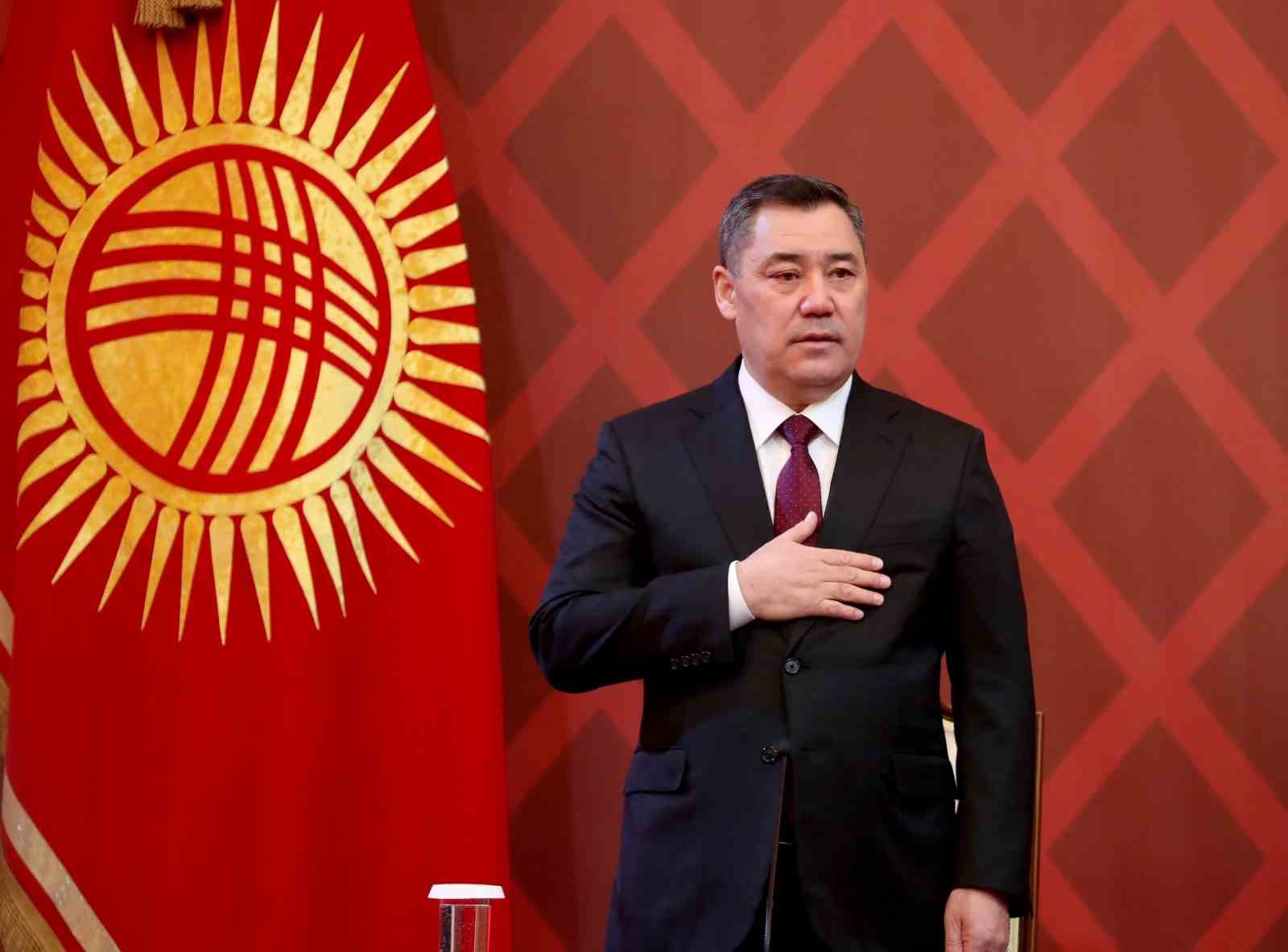 kirgizistan cumhurbaskani caparov tasiyevi ulkemizin ve halkimizin birligi icin gorevden aldim 0 XudDDe5i