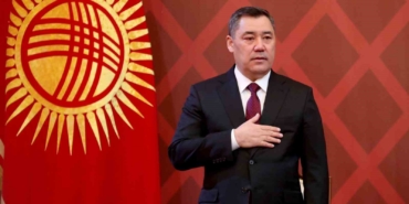 kirgizistan-cumhurbaskani-caparov-tasiyevi-ulkemizin-ve-halkimizin-birligi-icin-gorevden-aldim-6Ors3tV6.jpg