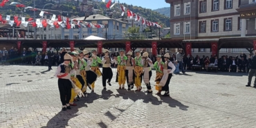 kirgizistan-ve-kazakistanli-sanatkarlar-saimbeylinin-kurtulus-coskusuna-ortak-oldu-sYKPss5m.jpg