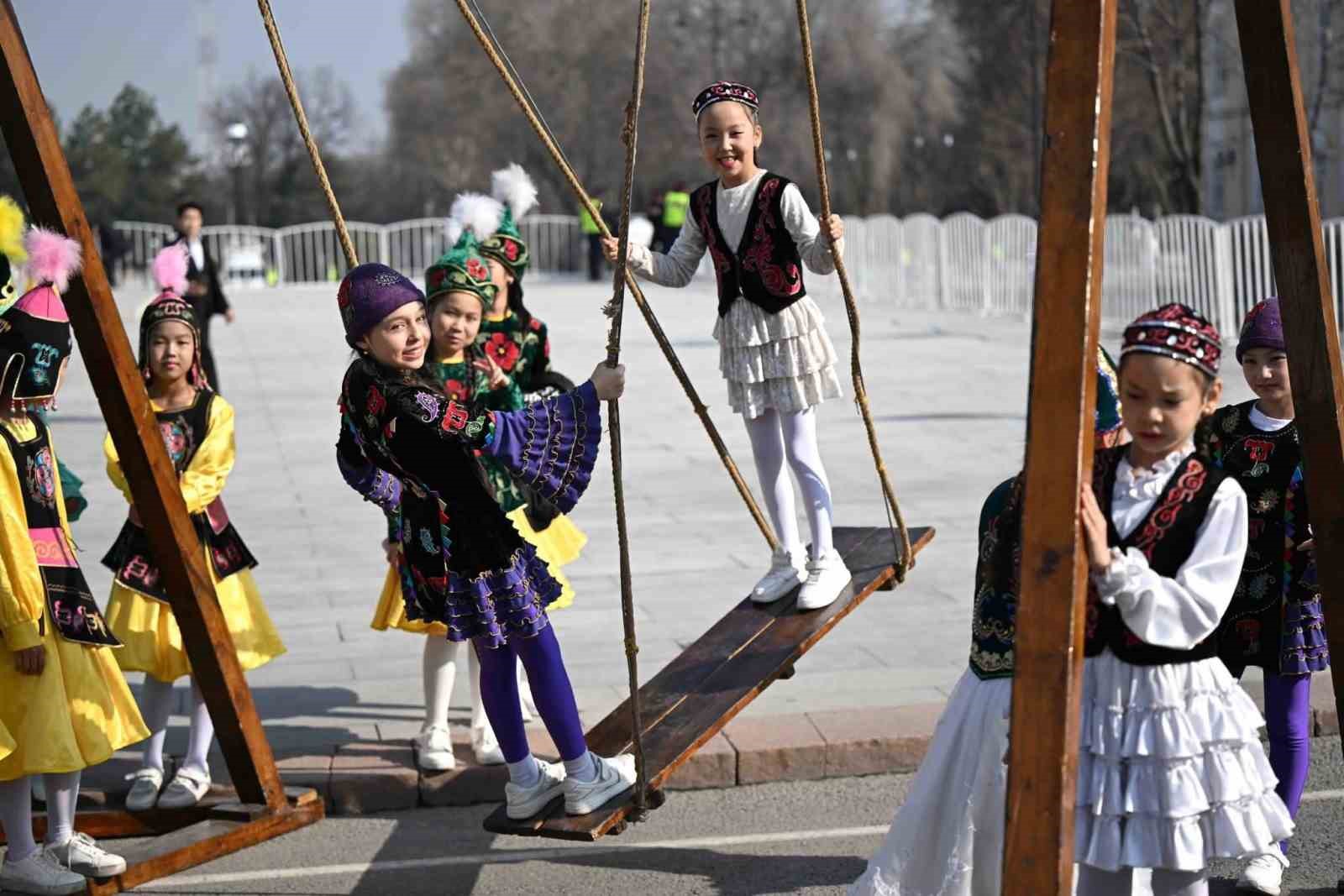 kirgizistanda nevruz coskusu 5 XheX6Pbl
