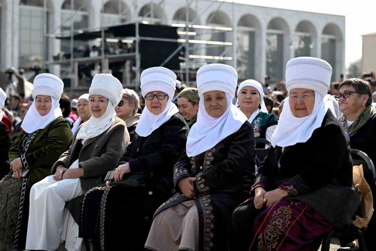 kirgizistanda nevruz coskusu 7 CAiJEXeN
